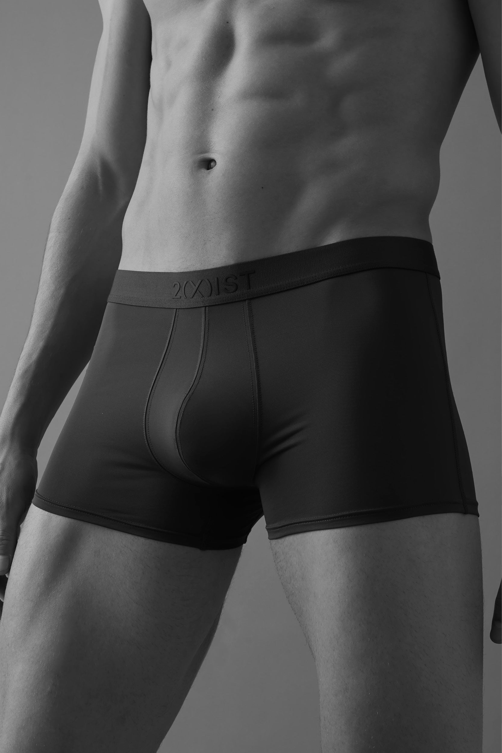 2(X)IST mens Shapewear Maximize Contour Pouch briefs underwear, Black,  Medium US at  Men's Clothing store: Briefs Underwear